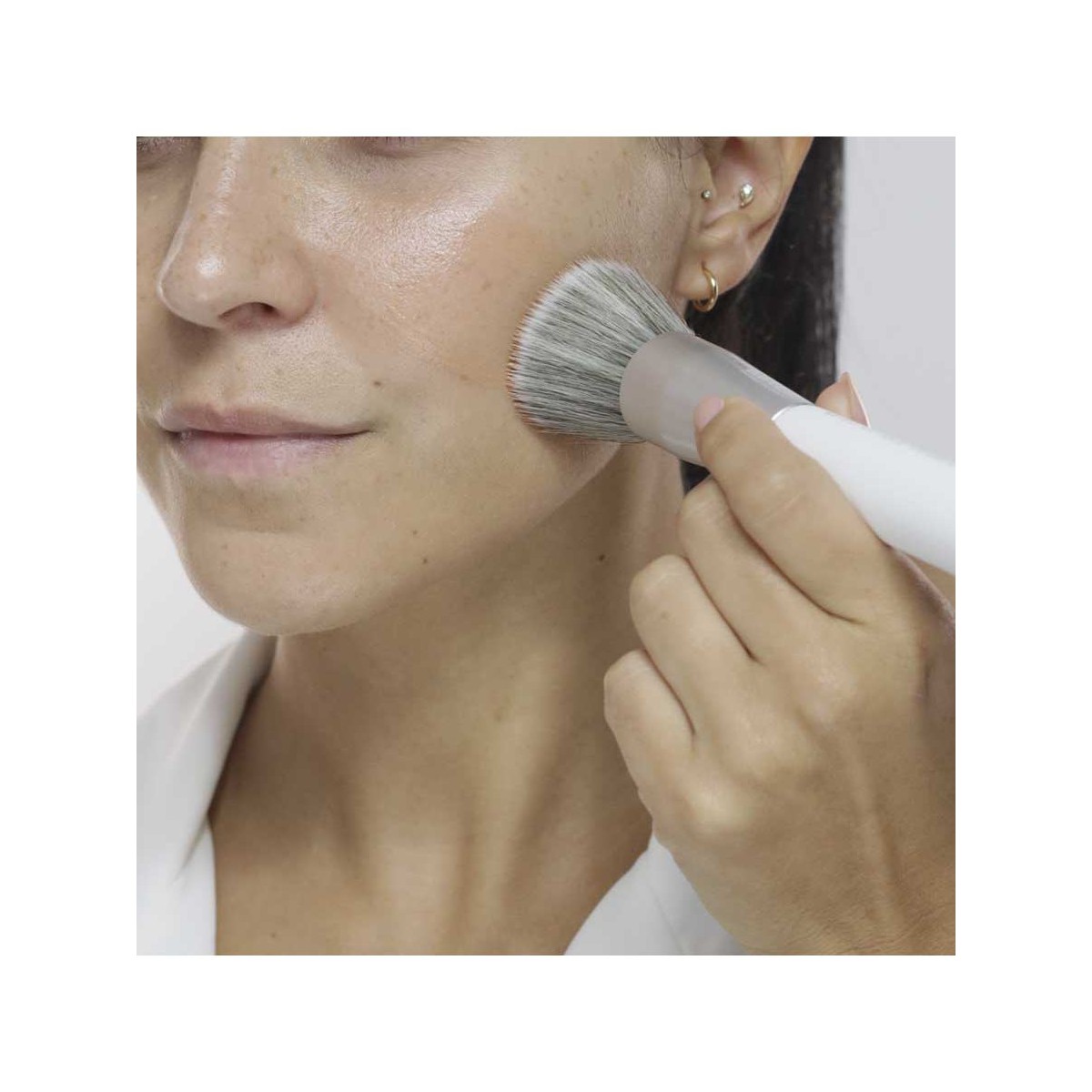 Beter Brocha Kabuki para maquillaje fluido nº82