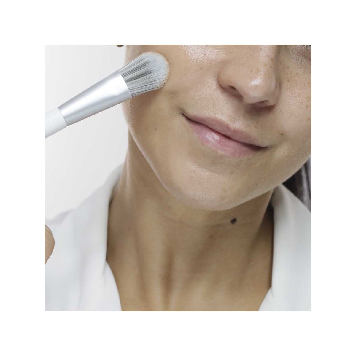 Beter Brocha para maquillaje fluido nº83